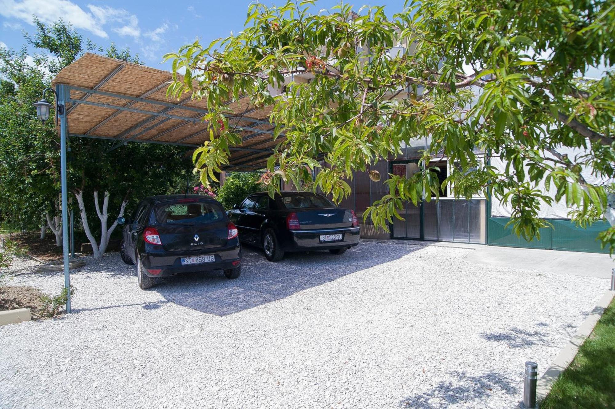 Seaside House With A Swimming Pool - 22890 Split